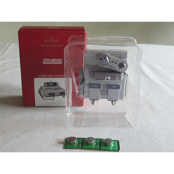 FLAW* 2021 Hallmark SuperMarioWorld Nintendo Console Ornament Magic Light Sound - Picture 2 of 12
